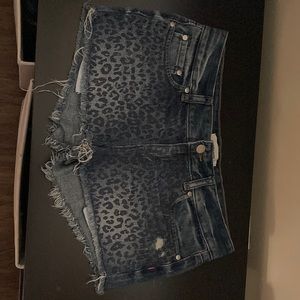 -size 4 cute stylish y2k low rise jean shorts